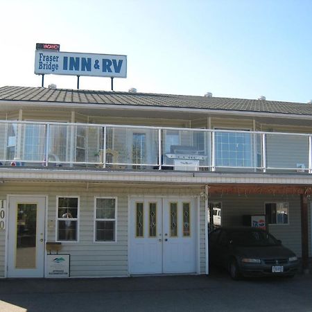 Fraser Bridge Inn And Rv Park เควสเนล ภายนอก รูปภาพ